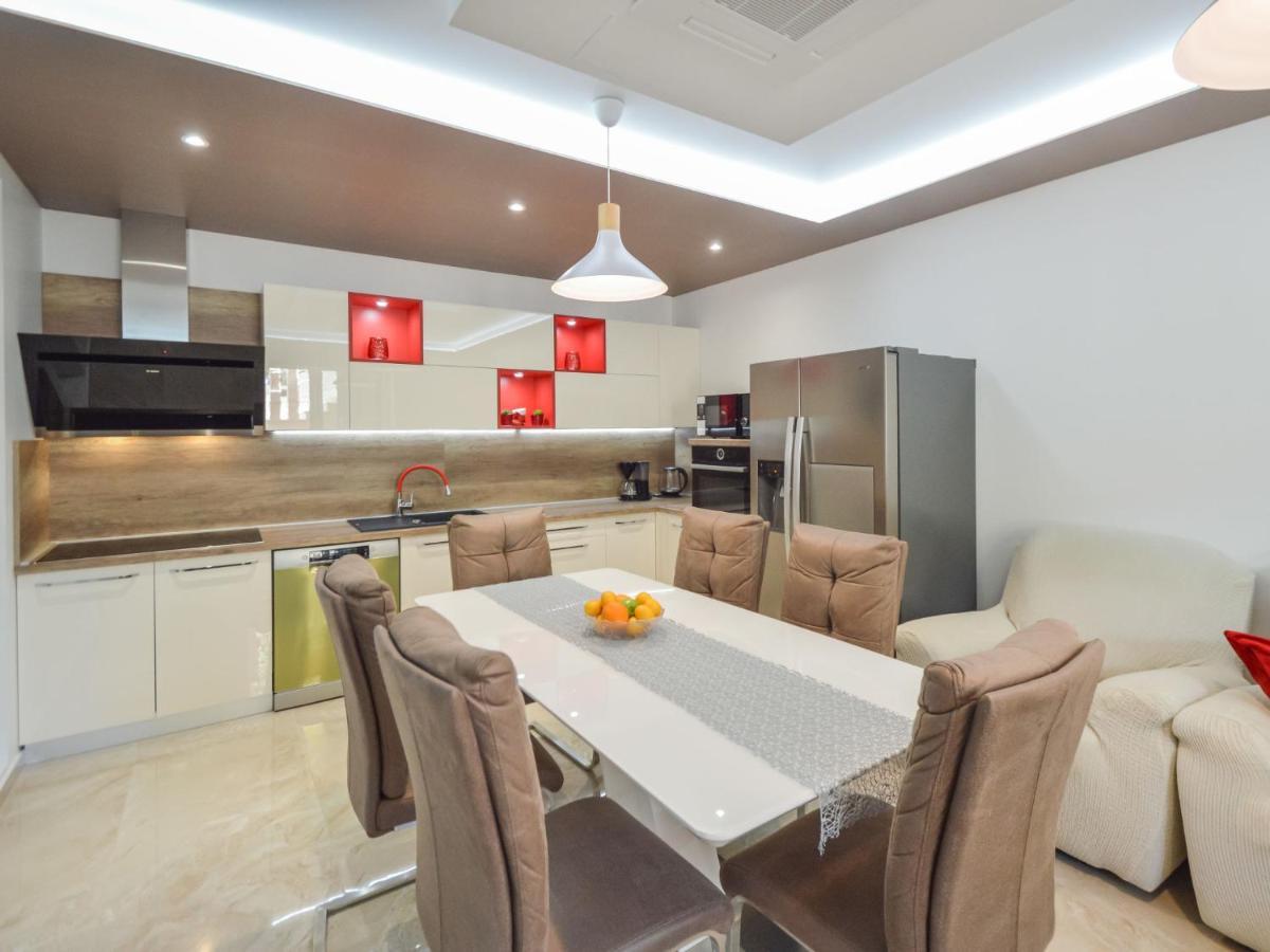 Apartment Mornar-5 By Interhome Trogir Ngoại thất bức ảnh