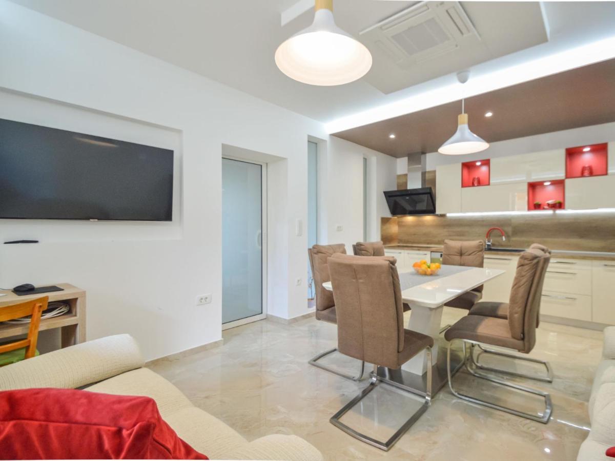 Apartment Mornar-5 By Interhome Trogir Ngoại thất bức ảnh