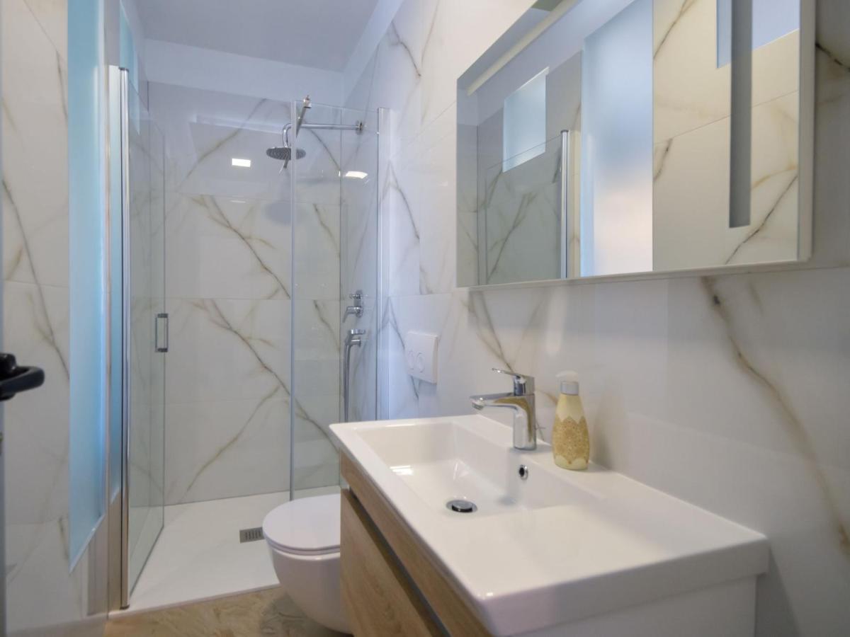 Apartment Mornar-5 By Interhome Trogir Ngoại thất bức ảnh