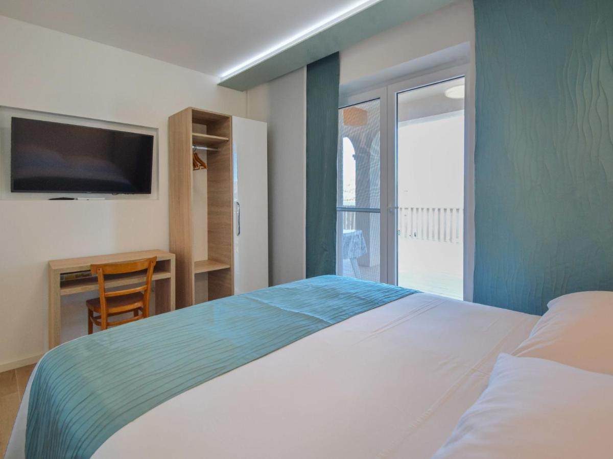Apartment Mornar-5 By Interhome Trogir Ngoại thất bức ảnh